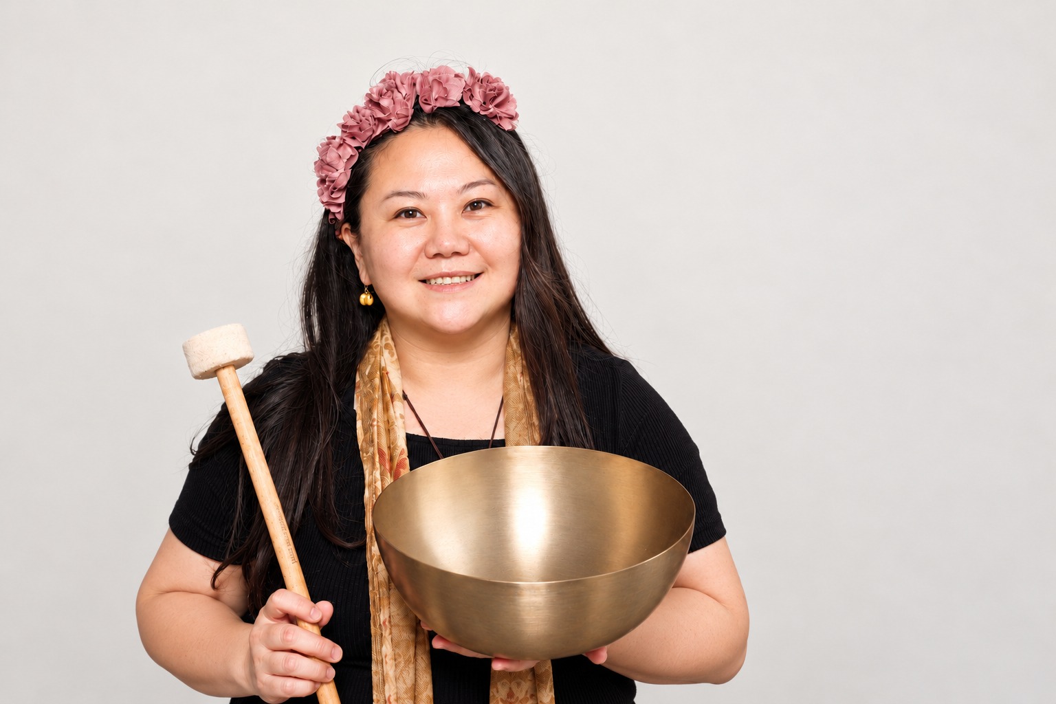 Fan with her singing bowl